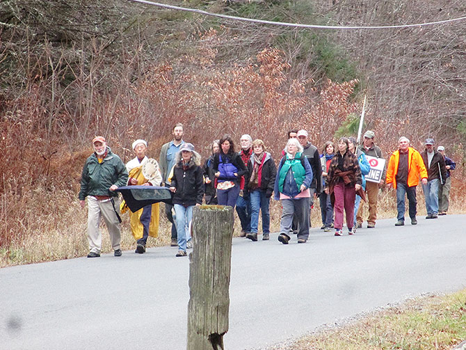 antipipllne marchers